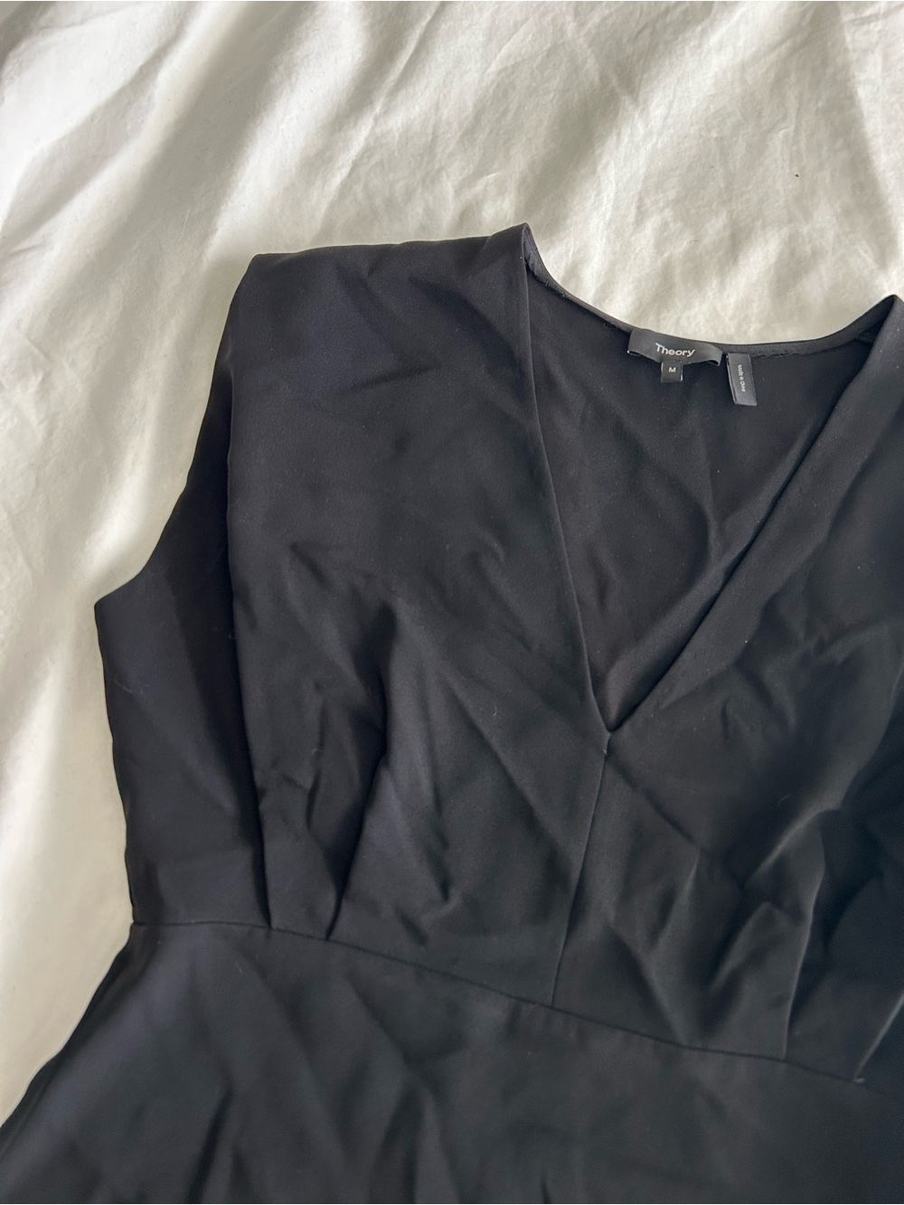 Theory Black V-Neck Pleated Sleeveless Blouse - Picture 3 of 9